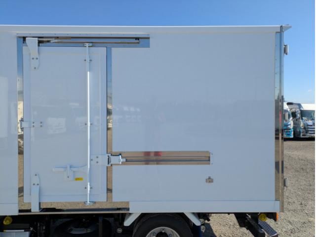 MITSUBISHI CANTER 2025 Image 31