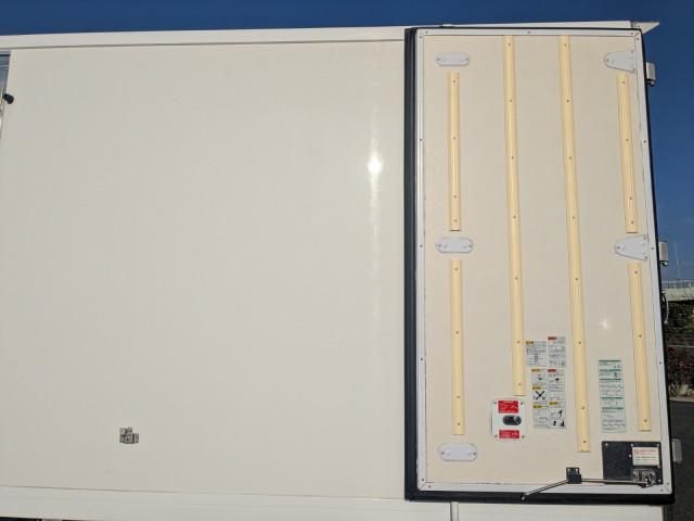 HINO DUTRO 2023 Image 31