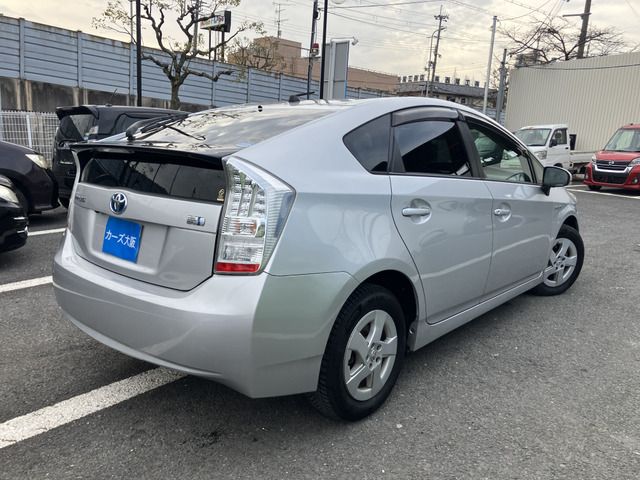 TOYOTA PRIUS 2010 Image 31