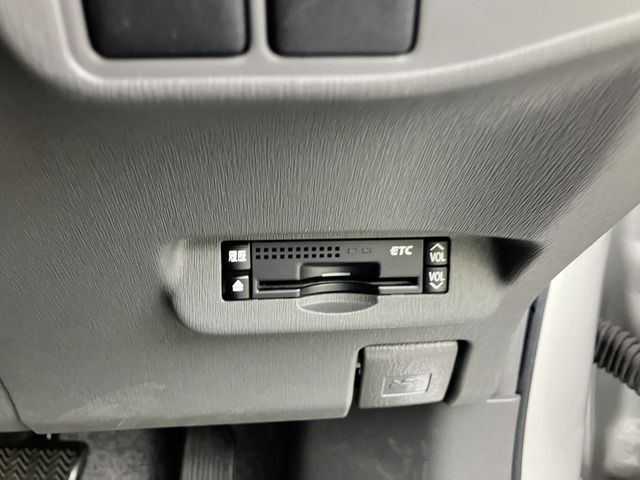 TOYOTA PRIUS 2010 Image 31