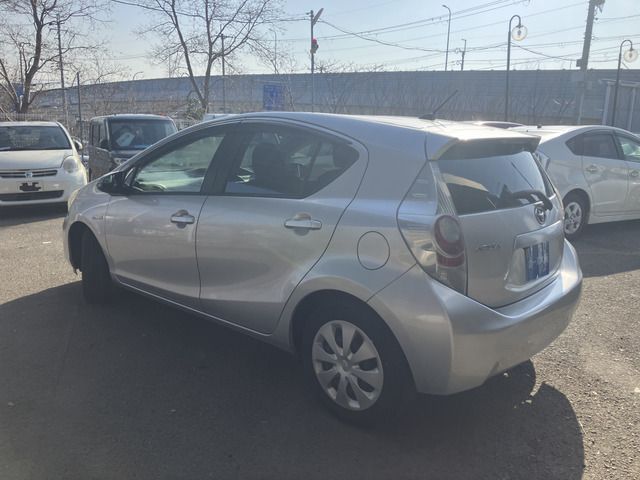 TOYOTA AQUA 2014 Image 31