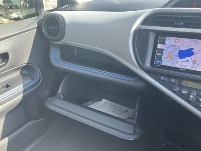 TOYOTA AQUA 2014 Image 31