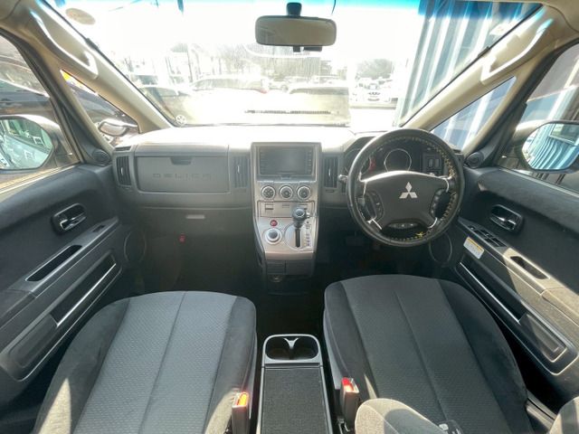 MITSUBISHI DELICA D:5 2WD 2007 Image 31