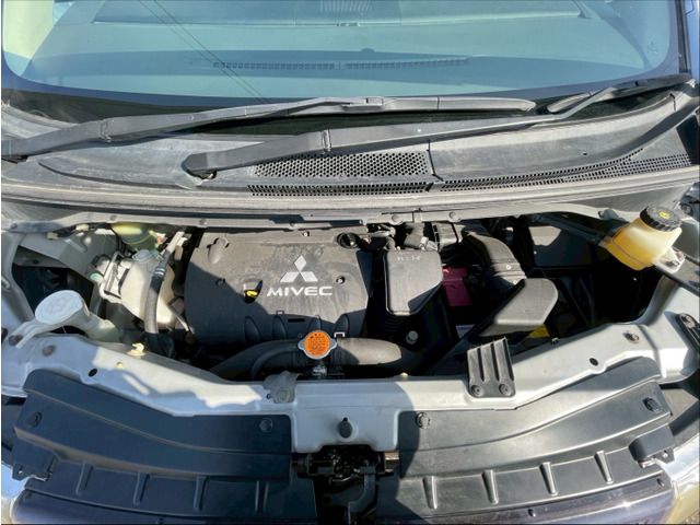 MITSUBISHI DELICA D:5 2WD 2007 Image 31