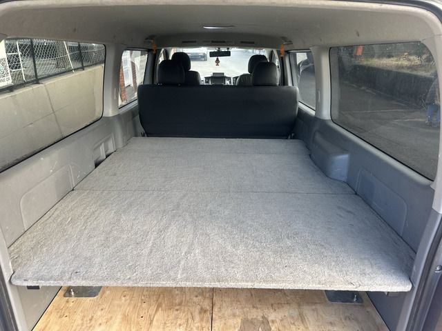 TOYOTA HIACE VAN 2WD 2004 Image 31