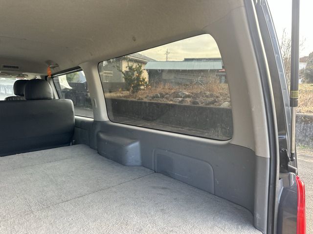 TOYOTA HIACE VAN 2WD 2004 Image 31