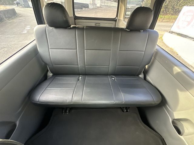 TOYOTA HIACE VAN 2WD 2004 Image 31