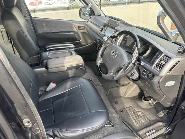 TOYOTA HIACE VAN 2WD 2004 Image 31