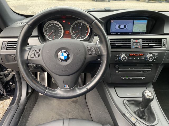 BMW M3 2010 Image 31