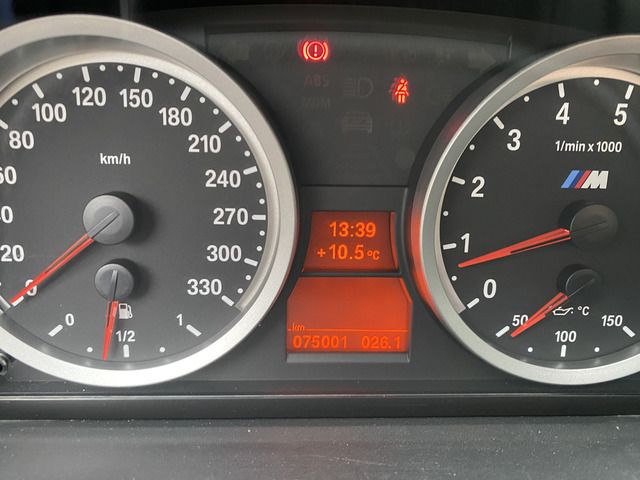 BMW M3 2010 Image 31