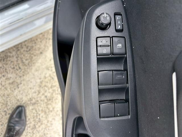 TOYOTA YARIS HYBRID 2023 Image 31