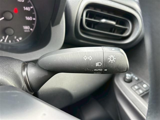 TOYOTA YARIS HYBRID 2023 Image 31