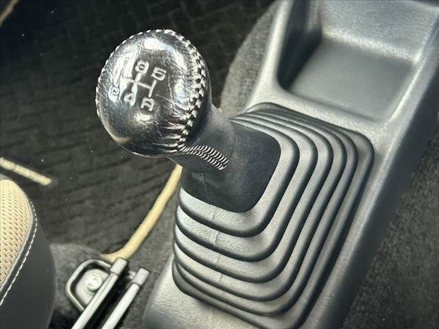 SUZUKI JIMNY 4WD 2016 Image 31