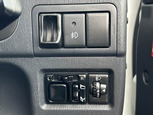 SUZUKI JIMNY 4WD 2016 Image 31