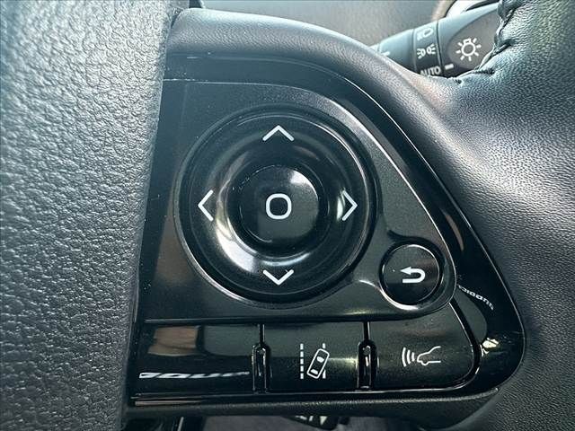 TOYOTA PRIUS 2019 Image 31