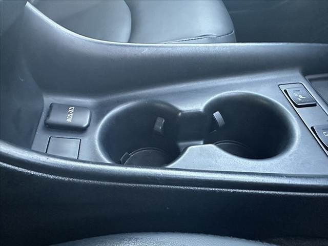 TOYOTA PRIUS 2019 Image 31