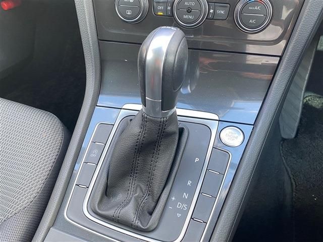 VOLKSWAGEN GOLF VARI 2017 Image 31