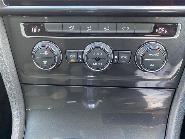 VOLKSWAGEN GOLF VARI 2017 Image 31