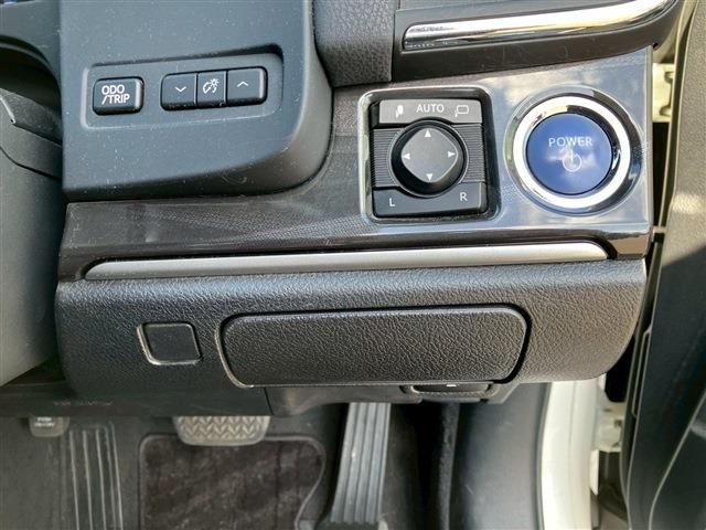 TOYOTA CROWN SEDAN HYBRID 2015 Image 31