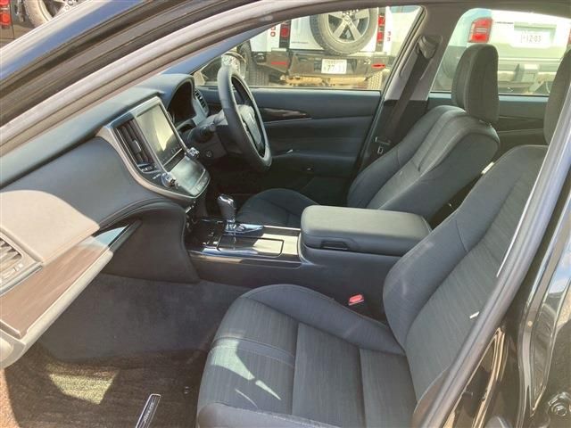 TOYOTA CROWN SEDAN HYBRID 2014 Image 31