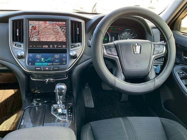 TOYOTA CROWN SEDAN HYBRID 2014 Image 31