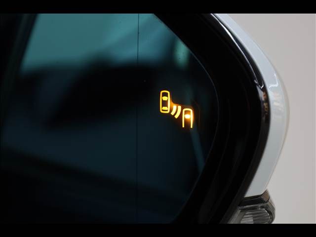 TOYOTA PRIUS PHV 2020 Image 31