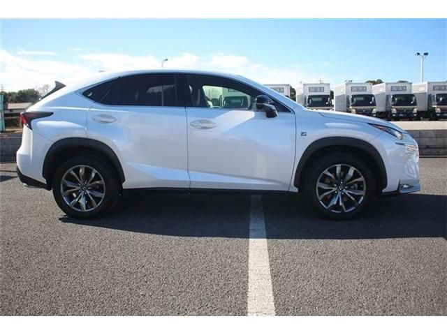TOYOTA LEXUS NX200T 2015 Image 31