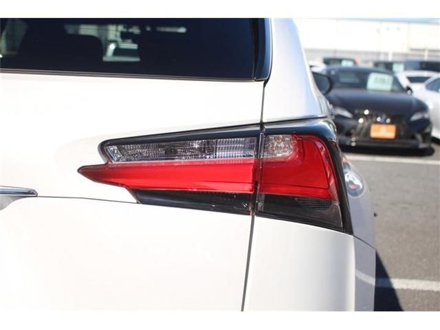 TOYOTA LEXUS NX200T 2015 Image 31