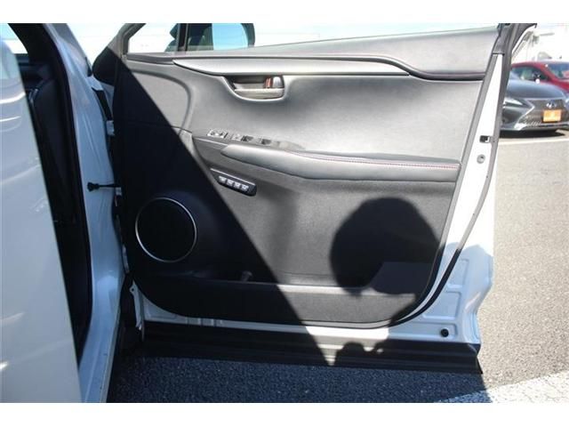 TOYOTA LEXUS NX200T 2015 Image 31