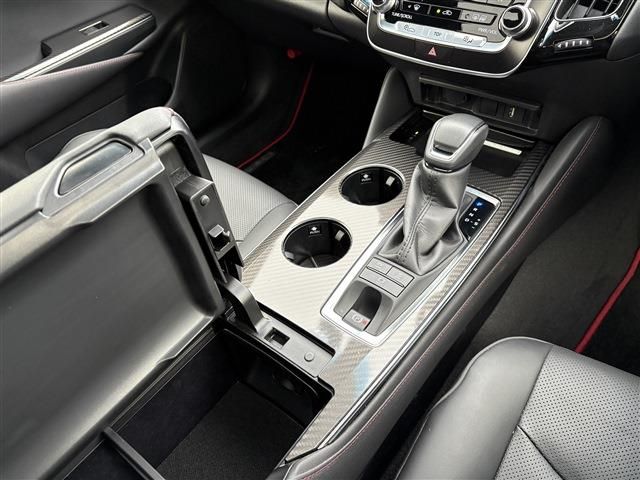 TOYOTA CROWN SEDAN HYBRID 4 2020 Image 31