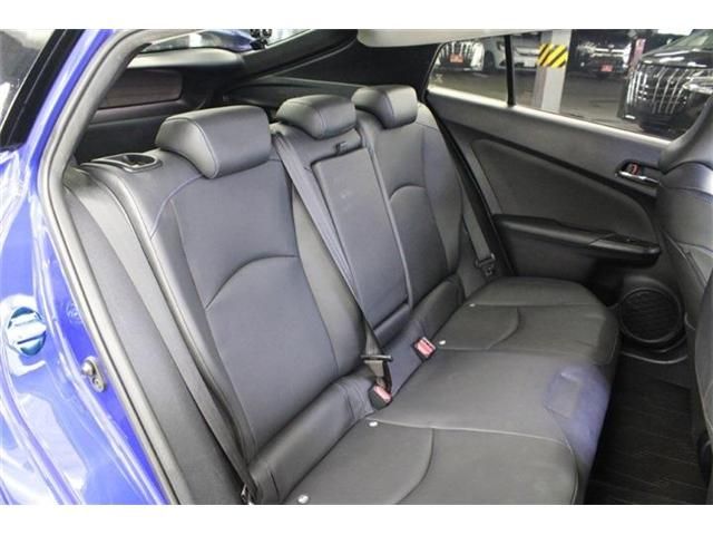 TOYOTA PRIUS 2015 Image 31