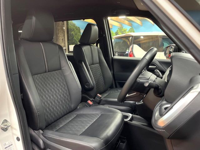 TOYOTA NOAH HYBRID 2023 Image 31