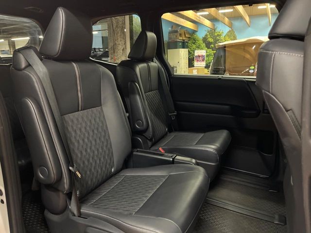 TOYOTA NOAH HYBRID 2023 Image 31