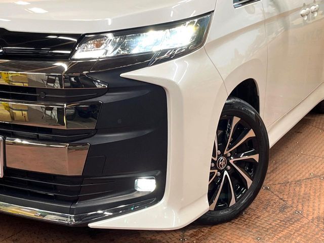 TOYOTA NOAH HYBRID 2023 Image 31