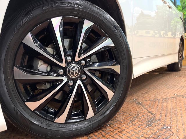 TOYOTA NOAH HYBRID 2023 Image 31