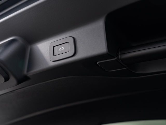 JAGUAR F-PACE 2024 Image 31