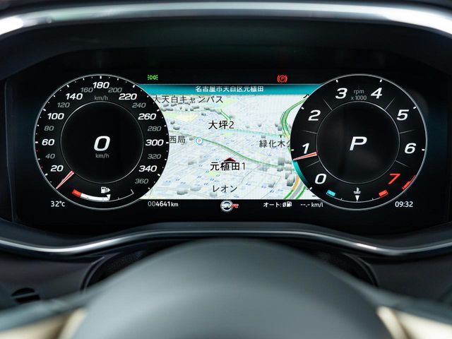 JAGUAR F-PACE 2024 Image 31