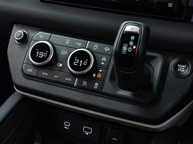 ROVER DEFENDER 2023 Image 31
