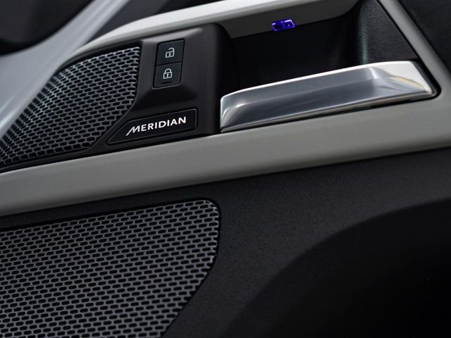 ROVER DEFENDER 2023 Image 31