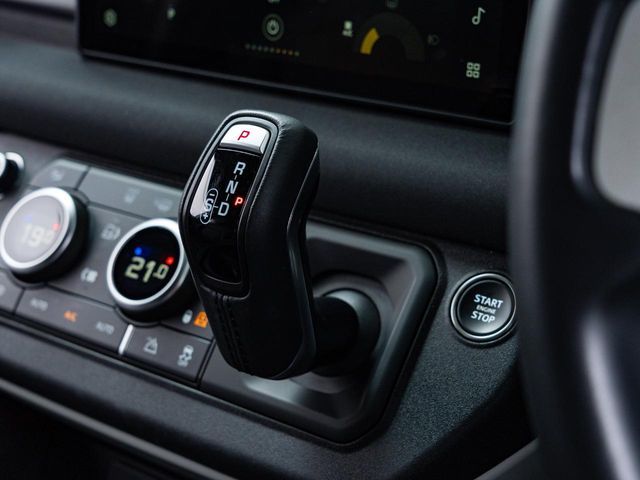 ROVER DEFENDER 2023 Image 31