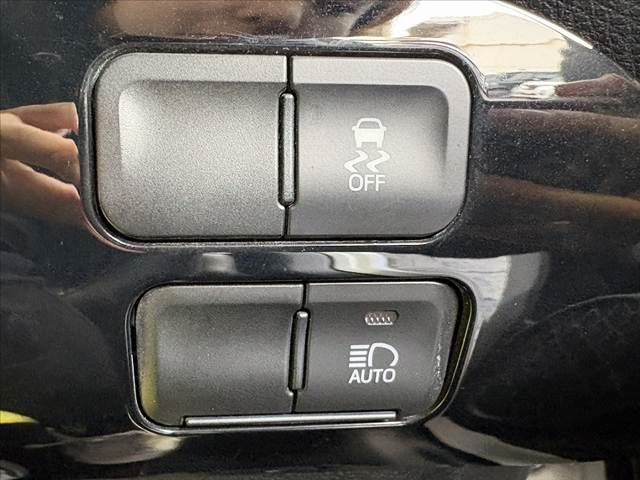 TOYOTA PRIUS 2019 Image 31