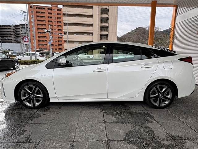 TOYOTA PRIUS 2019 Image 31