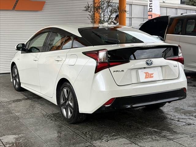 TOYOTA PRIUS 2019 Image 31