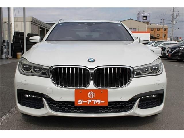 BMW 7SERIES 2015 Image 31
