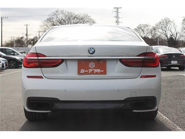 BMW 7SERIES 2015 Image 31