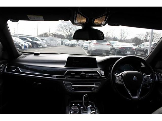 BMW 7SERIES 2015 Image 31