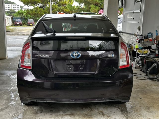 TOYOTA PRIUS 2012 Image 31