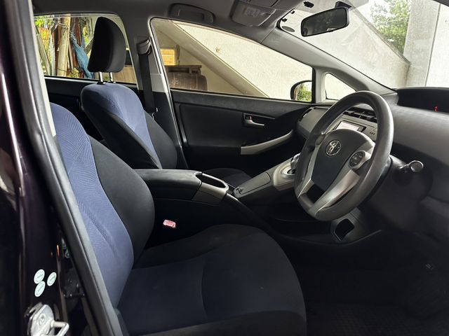 TOYOTA PRIUS 2012 Image 31