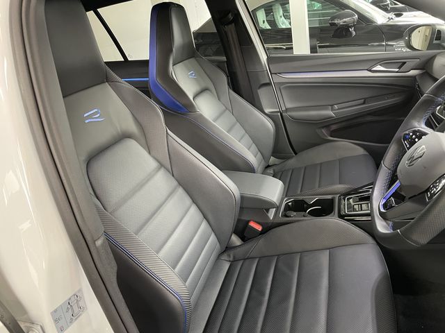VOLKSWAGEN GOLF R 2025 Image 31