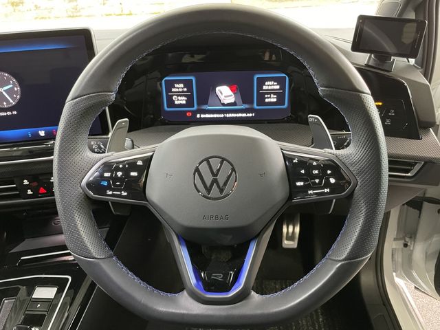 VOLKSWAGEN GOLF R 2025 Image 31